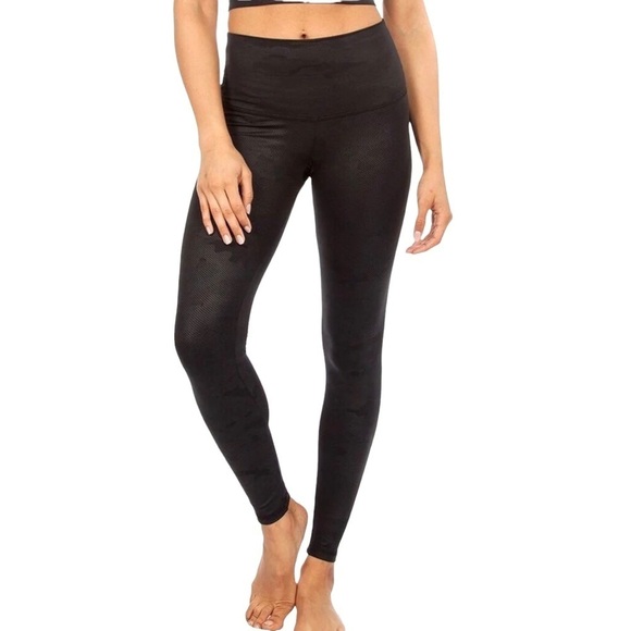 Strut This Teagan Ankle Legging Black Embossed Camo Print One Size High Waist - Picture 1 of 6